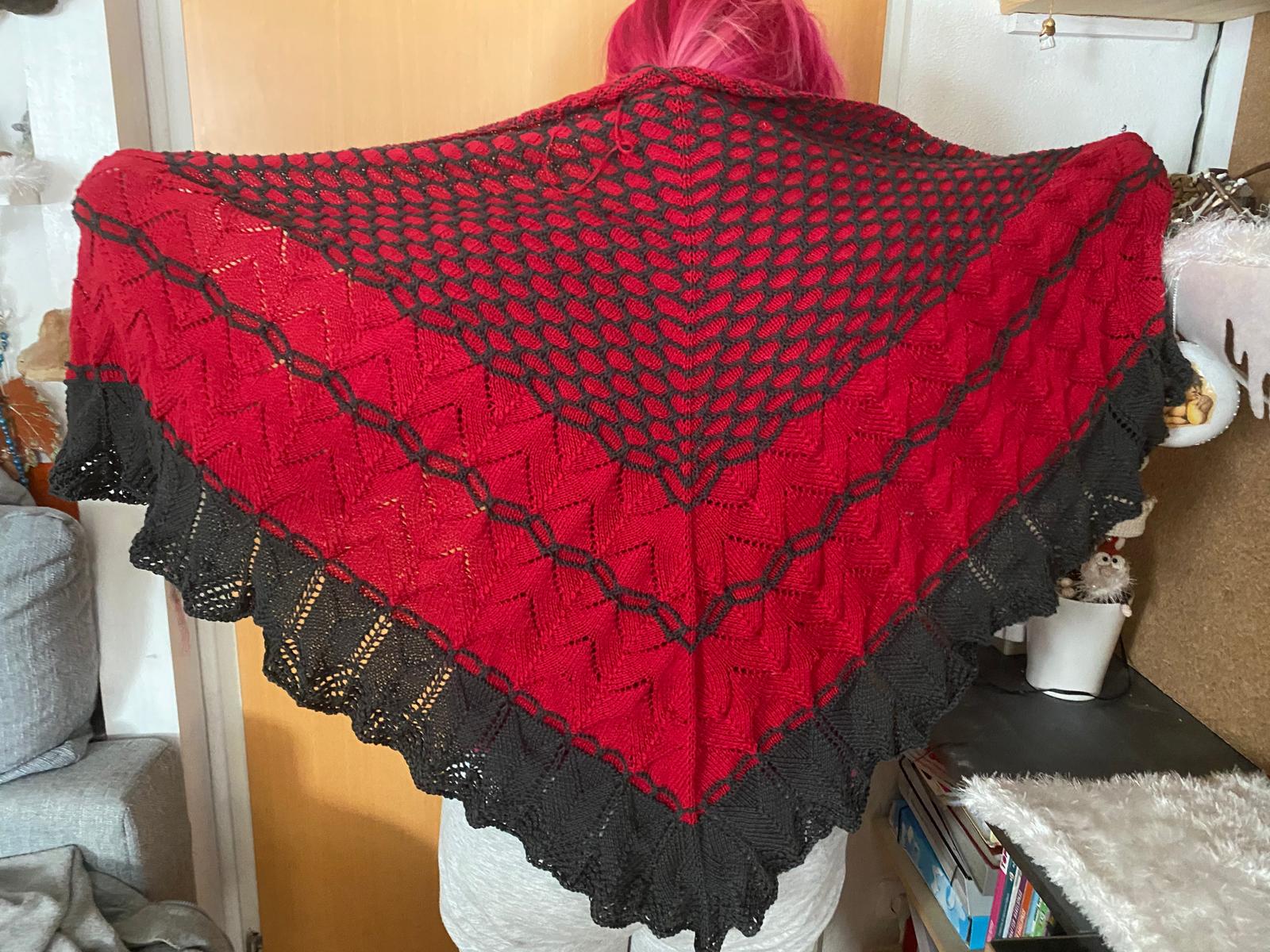 Buntes gestricktes Dreieckstuch (handgemacht)